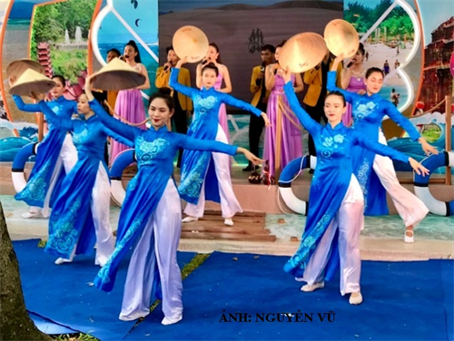 Biểu diễn nghệ thuật để xúc tiến, quảng bá điểm đến Du lịch Bình Thuận